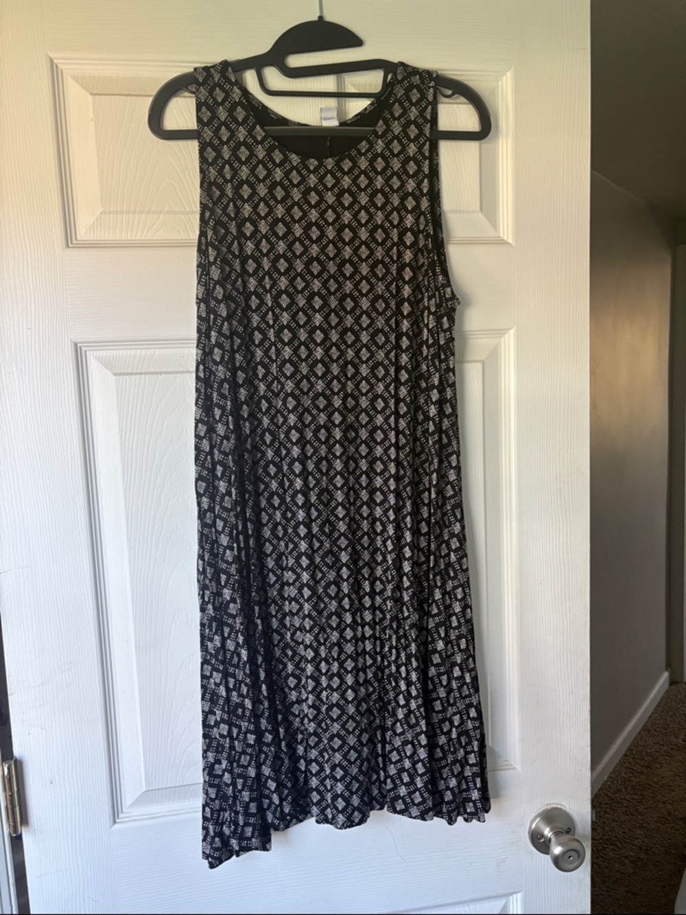 Black & White Patterned Sleeveless Dress